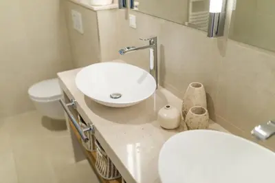 Kupaonica u objektu Magnificent Seafront Villa 10 Bedrooms Pakleni View
