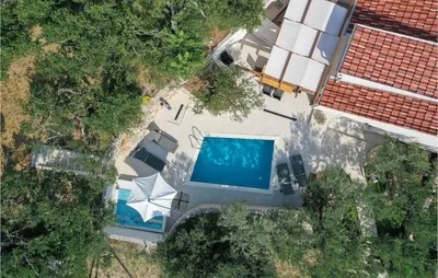 Bazen u objektu Villa Olive Tree Pisak ili u blizini