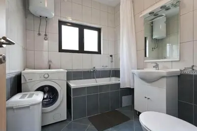 Kupaonica u objektu Apartmani Roić