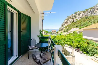 Pogled na planine ili pogled na planine iz apartmana