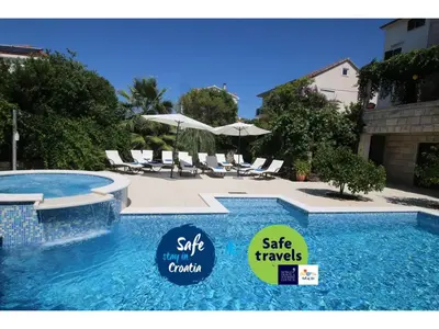 Bazen u objektu Villa Renipol Adults only ili u blizini