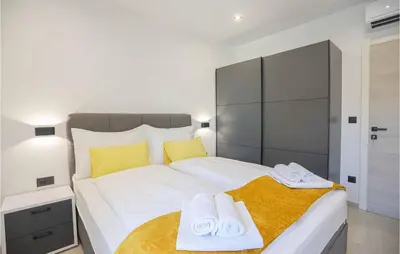 Krevet ili kreveti u jedinici u objektu Beach Front Home In Podstrana