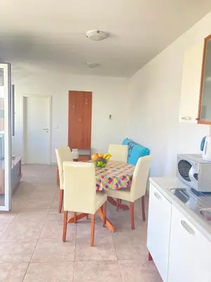Kuhinja ili čajna kuhinja u objektu Apartments Sunspot 2