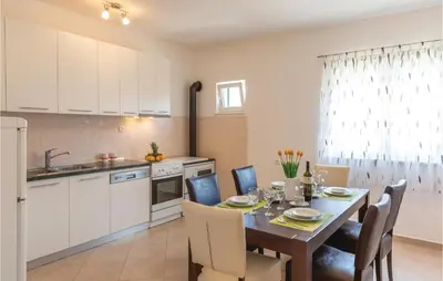 Kuhinja ili čajna kuhinja u objektu Holiday Home Kresevo 23