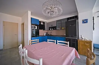 Kuhinja ili čajna kuhinja u objektu Apartments by the sea Postira, Brac - 22030
