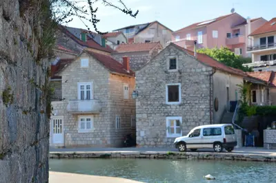 Zgrada u kojoj se nalazi apartman