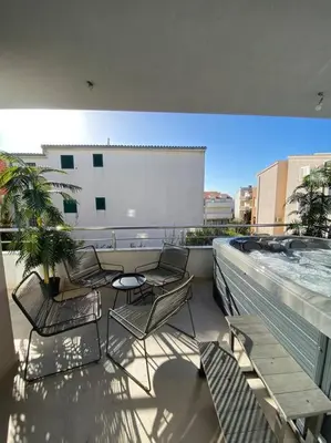 Balkon ili terasa u objektu Luxury apartment with jacuzzi