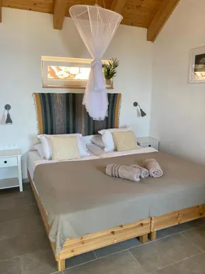 Krevet ili kreveti u jedinici u objektu Sea view Eco house with pool, 250m to beach - Falcon View Hvar