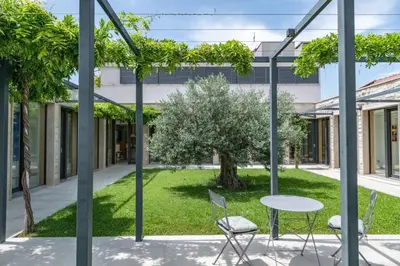 Vrt u objektu Luxury Villa Bracchia Magic Retreat II with large heated pool & wellness on Brač