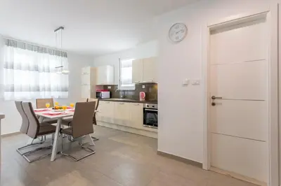 Kuhinja ili čajna kuhinja u objektu Apartments by the sea Podstrana, Split - 11935