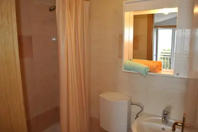 Kupaonica u objektu Apartmani Dalmadino