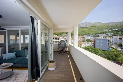 Pogled na planine ili pogled na planine iz apartmana