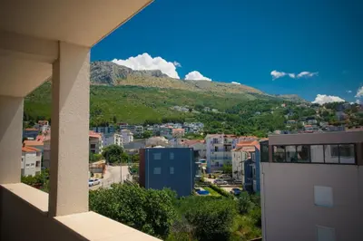 Pogled na planine ili pogled na planine iz apartmana