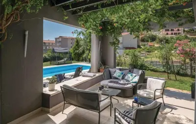 Bazen u objektu Villa Beganovic with private heated pool ili u blizini
