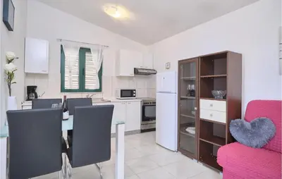Kuhinja ili čajna kuhinja u objektu Nice Home In Podstrana