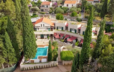 Bazen u objektu Cozy Home In Supetar With Sauna ili u blizini