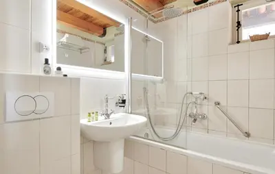 Kupaonica u objektu Cozy Home In Supetar With Sauna