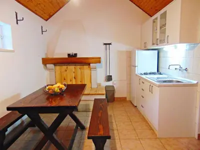 Kuhinja ili čajna kuhinja u objektu Secluded holiday house Postira, Brac - 22199