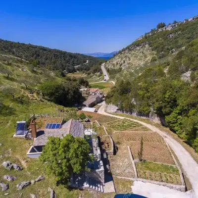 Secluded holiday house Postira