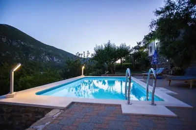 Bazen u objektu Holiday home in Omis with terrace, air conditioning, WiFi, washing machine 5202-1 ili u blizini