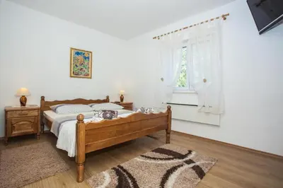Krevet ili kreveti u jedinici u objektu Holiday home in Omis with terrace, air conditioning, WiFi, washing machine 5202-1