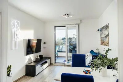 TV i/ili zabavni centar u objektu Little Paradise