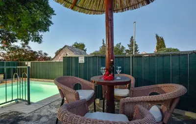 Bazen u objektu Holiday Home Carpe Diem ili u blizini