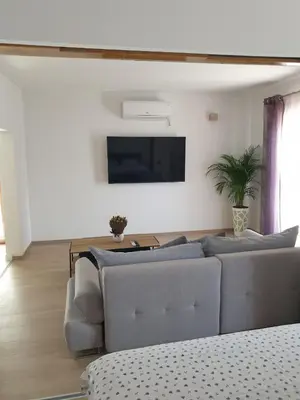 TV i/ili zabavni centar u objektu Apartments by the sea Omis - 21590
