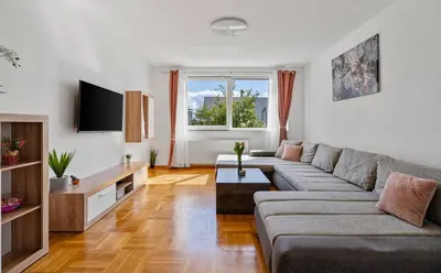 TV i/ili zabavni centar u objektu 3 bedroom apartment with private pool