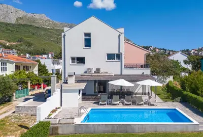 Pogled na planine ili pogled na planine iz apartmana