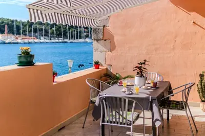 Tlocrt objekta Apartments by the sea Milna, Brac - 22519