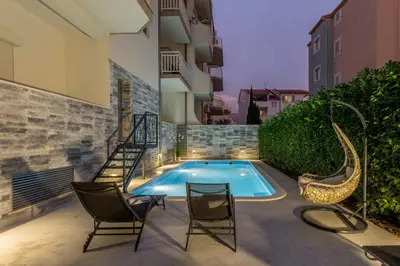 Bazen u objektu Holiday apartments Stobrec 2 ili u blizini