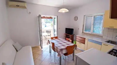 Kuhinja ili čajna kuhinja u objektu Apartments by the sea Supetar, Brac - 22673