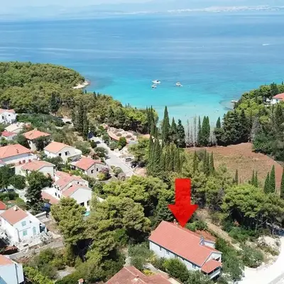 Apartments by the sea Supetar