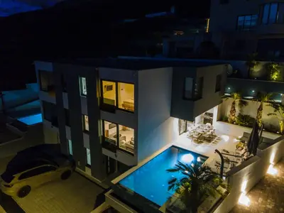 Bazen u objektu Astonishing villa Blue Horizon w heated pool ili u blizini