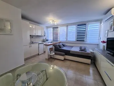 Kuhinja ili čajna kuhinja u objektu Omiš centar studio apartment