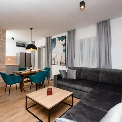 APARTMENTS4YOU SUPETAR 5 - brand NEW luxury 2-BR - 200 meters from the beach - free parking - beautiful terrace