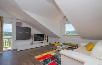 TV i/ili zabavni centar u objektu Amazing Apartment In Pucisca
