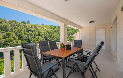 Balkon ili terasa u objektu Awesome Home In Pucisca With House Sea View