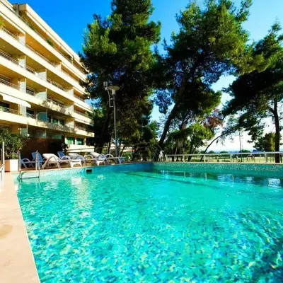 Seaside apartments with a swimming pool Podstrana