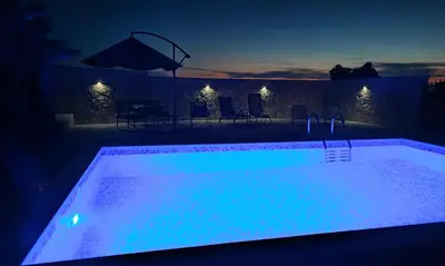 Bazen u objektu Stone House with Pool, Set in Idillic Countryside - Villa Mir ili u blizini