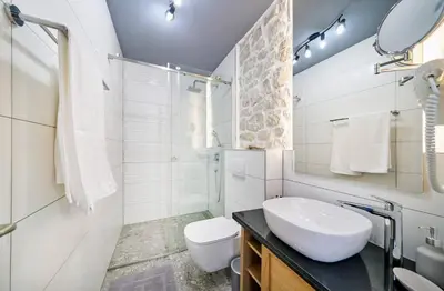 Kupaonica u objektu Exclusive Villa Amara, heated pool - sea view