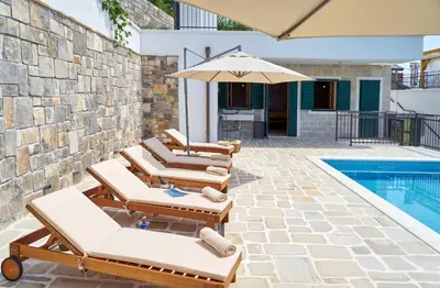 Bazen u objektu Exclusive Villa Amara, heated pool - sea view ili u blizini