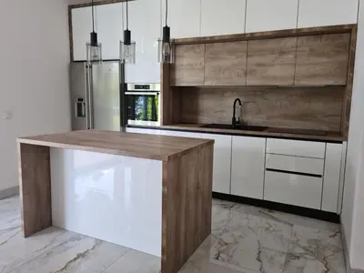 Kuhinja ili čajna kuhinja u objektu House Pine tree