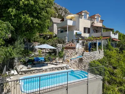 Bazen u objektu Holiday Home Monti Mare ili u blizini