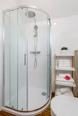 Kupaonica u objektu Luxury Villa Murvica with private pool near the beach in Murvica on Brac island