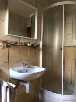 Kupaonica u objektu PAMA LUKO Apartment 100m from Beach, Tennis court & Gym, FREE Parking