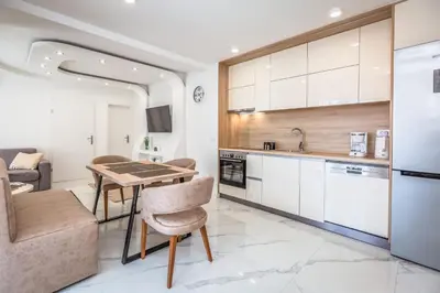 Kuhinja ili čajna kuhinja u objektu Delux apartments Selina