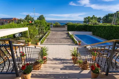 Bazen u objektu Storge Boutique Bed & Breakfast ili u blizini