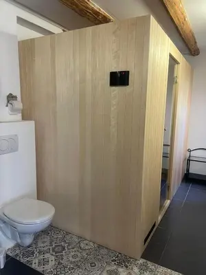 Kupaonica u objektu Two houses Villa Diana Jesenice with pool, sauna, playground